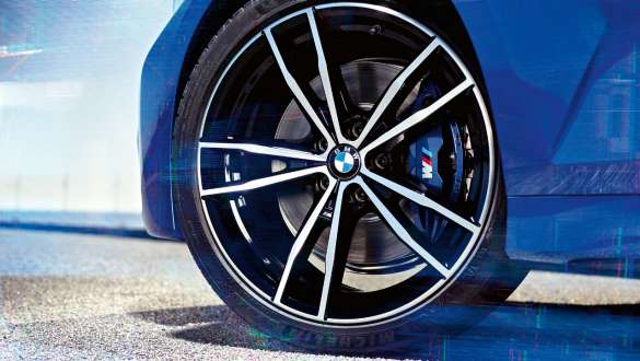 Detailed view of the wheel oft he BMW 3 Series Sedan with M Sport brake.