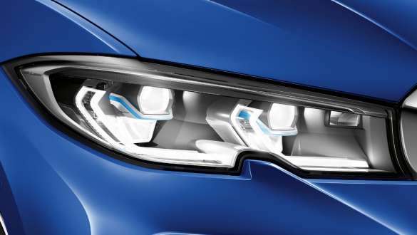Lateral close-up of the left front headlight with BMW Laserlight.