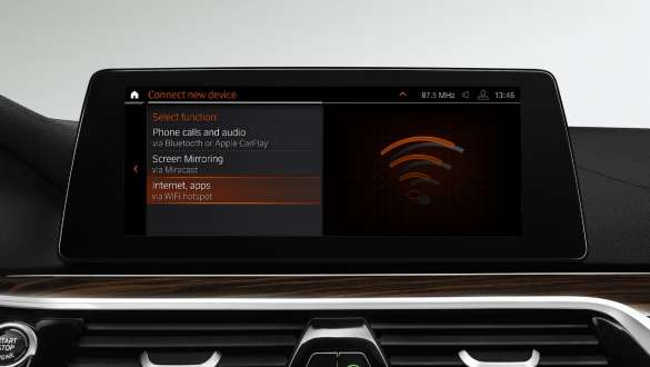 Wi-Fi Hotspot BMW 5 Series Sedan 540i Sedan G30 Bluestone metallic 